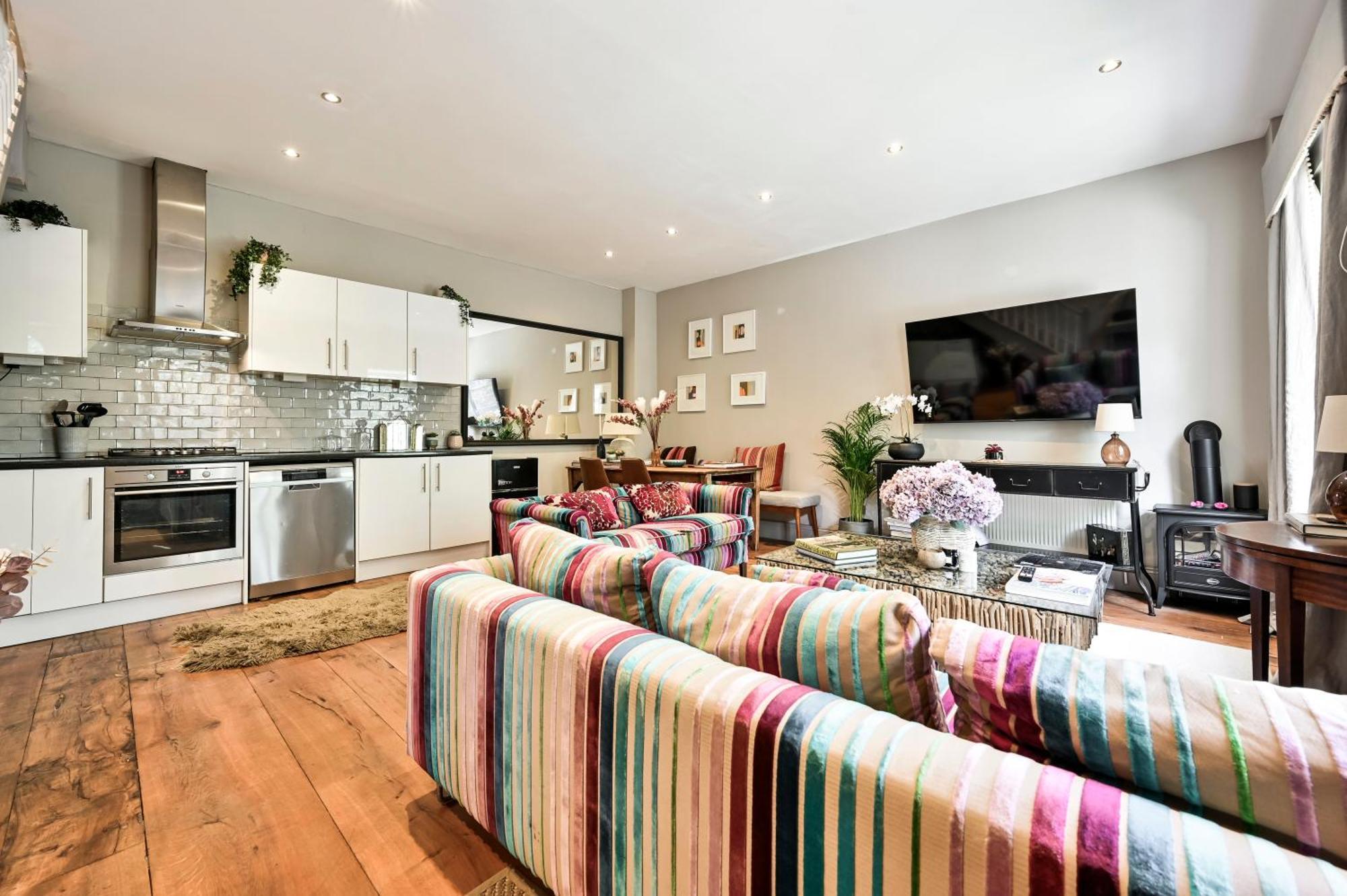 Magnificent 2 Bed Hyde Park Mews House Appartement Londen Buitenkant foto